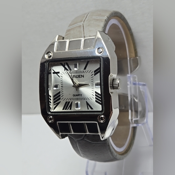 Womens Gruen Watch Silver Tone Rectangle Gray Hinged Open Cuff Band New Battery - Picture 2 of 10